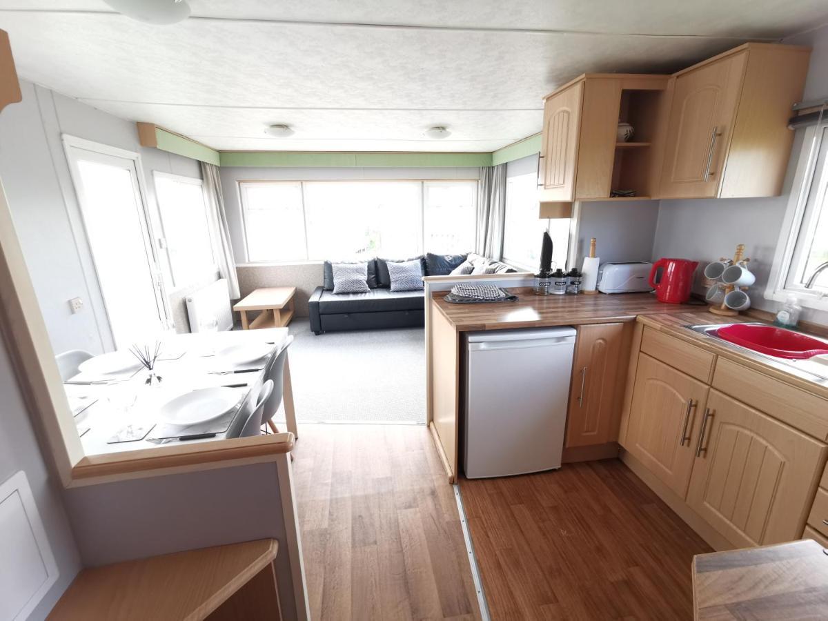 No99 Static Caravan Widemouth Fields 3 Mins From Beach Hotel Poundstock Exterior photo